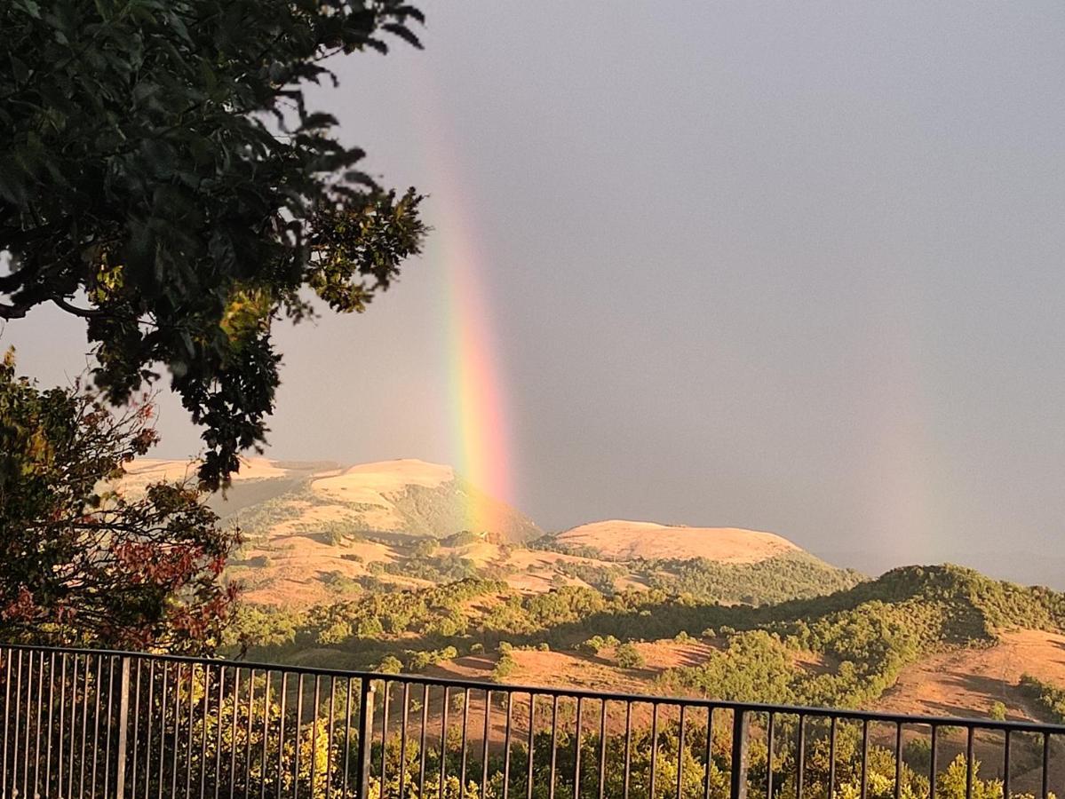 Вилла Agriturismo Borgo San Benedetto Пьетралунга Экстерьер фото