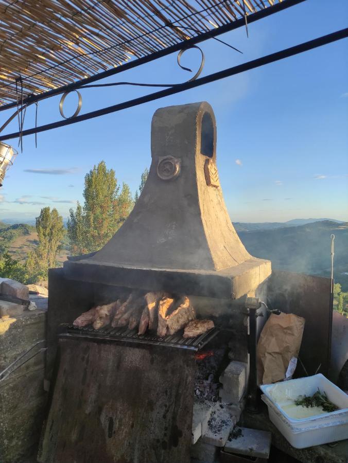 Вилла Agriturismo Borgo San Benedetto Пьетралунга Экстерьер фото