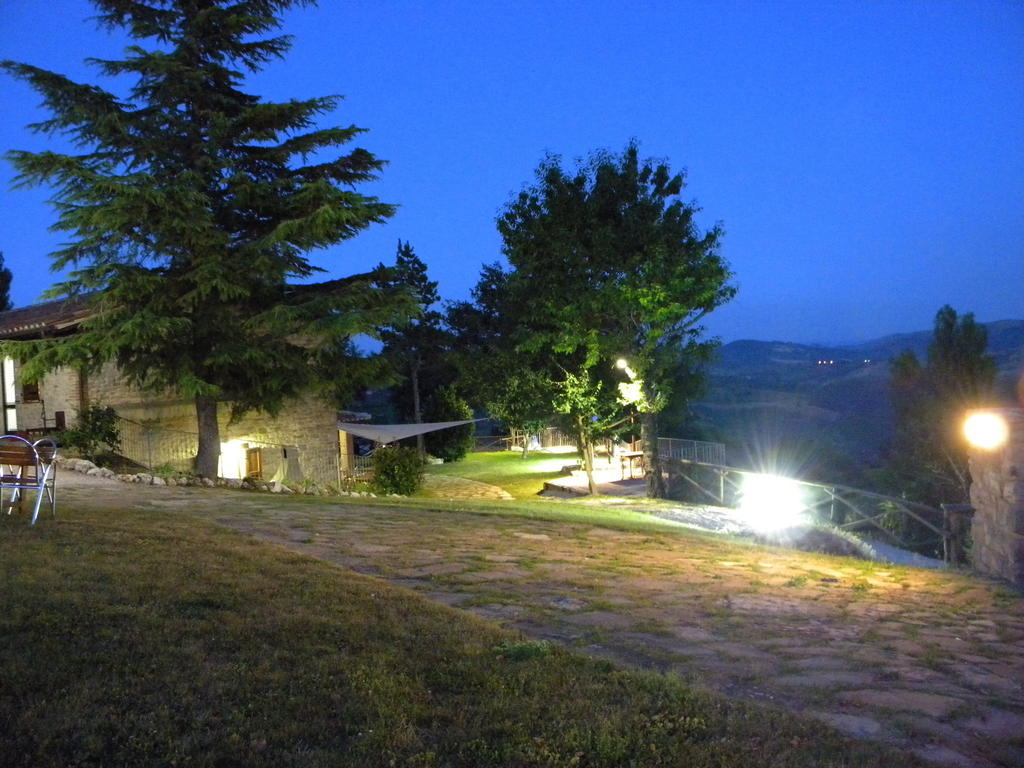 Вилла Agriturismo Borgo San Benedetto Пьетралунга Экстерьер фото